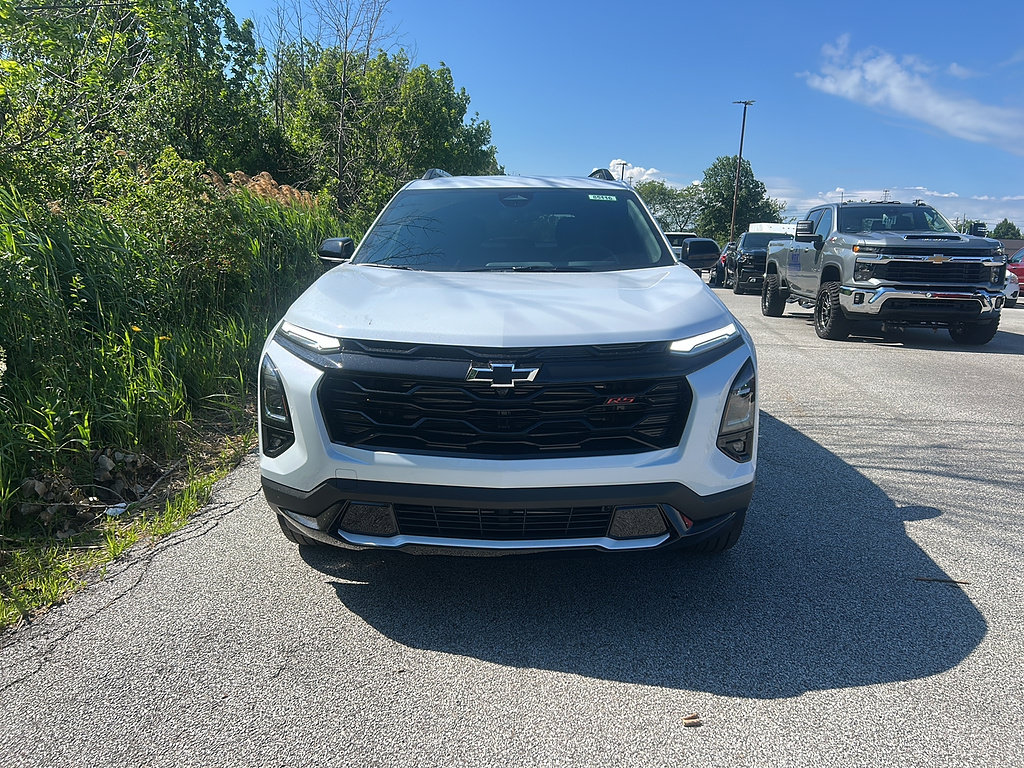 New 2026 Chevrolet Equinox RS w/ Convenience Package III AWD/4WD image 2