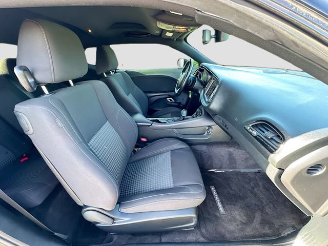Used 2017 Dodge Challenger SXT w/ Driver Convenience Group RWD image 25