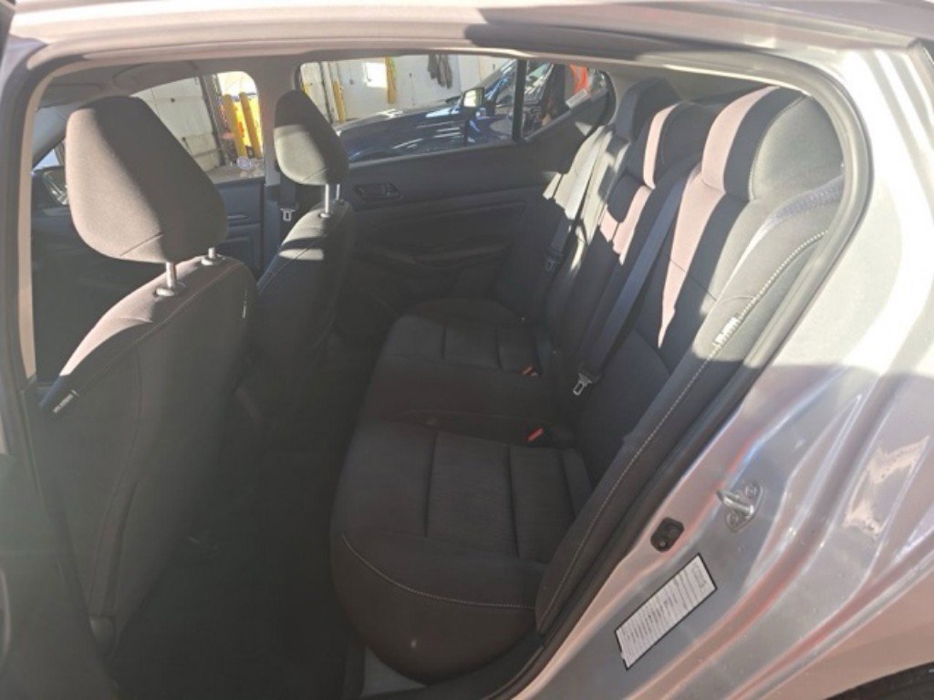 Used 2025 Nissan Altima 2.5 SV FWD image 14