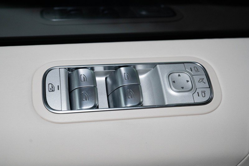 New 2027 Mercedes-Benz G 580 e image 19