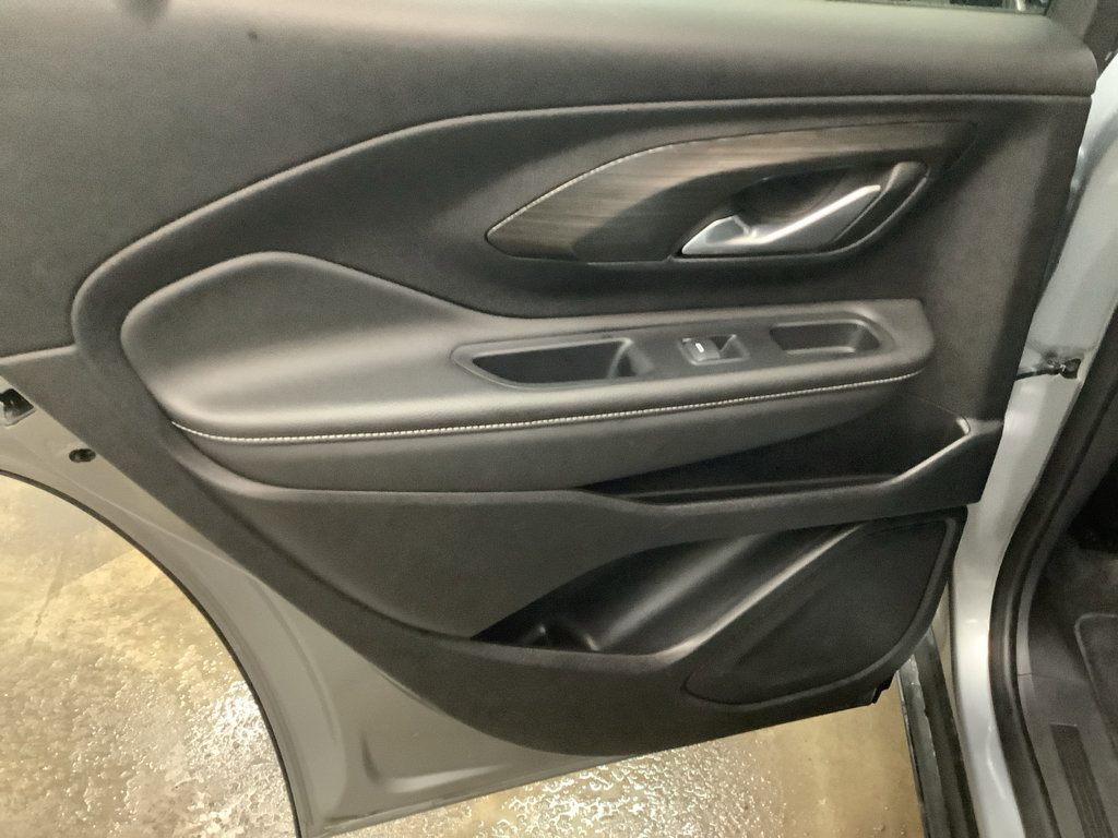 Used 2024 GMC Terrain SLE image 24