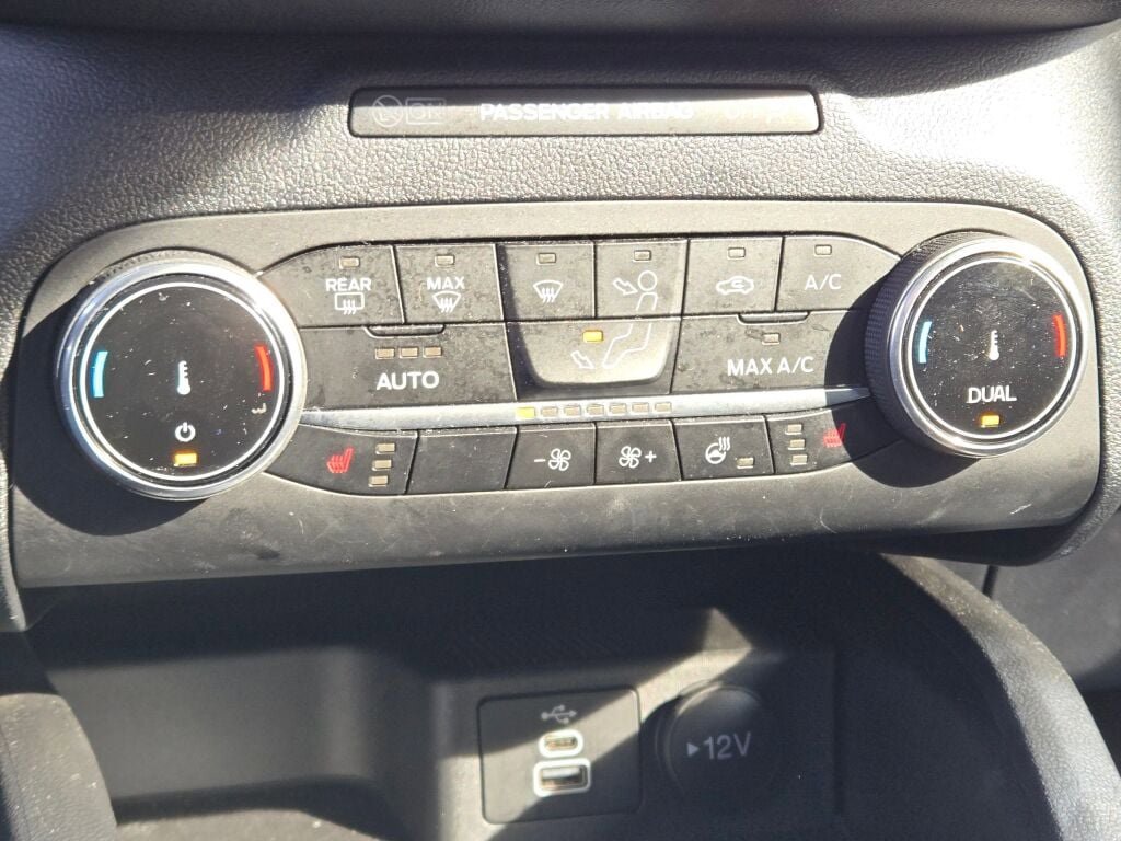 Used 2025 Ford Escape ST-Line Select image 28