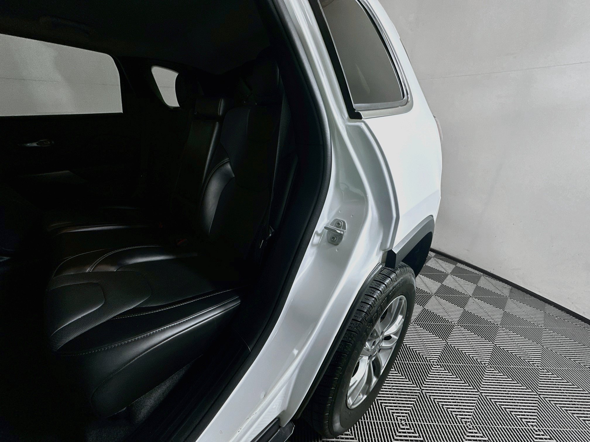 Used 2021 Jeep Cherokee Latitude Lux AWD/4WD image 26