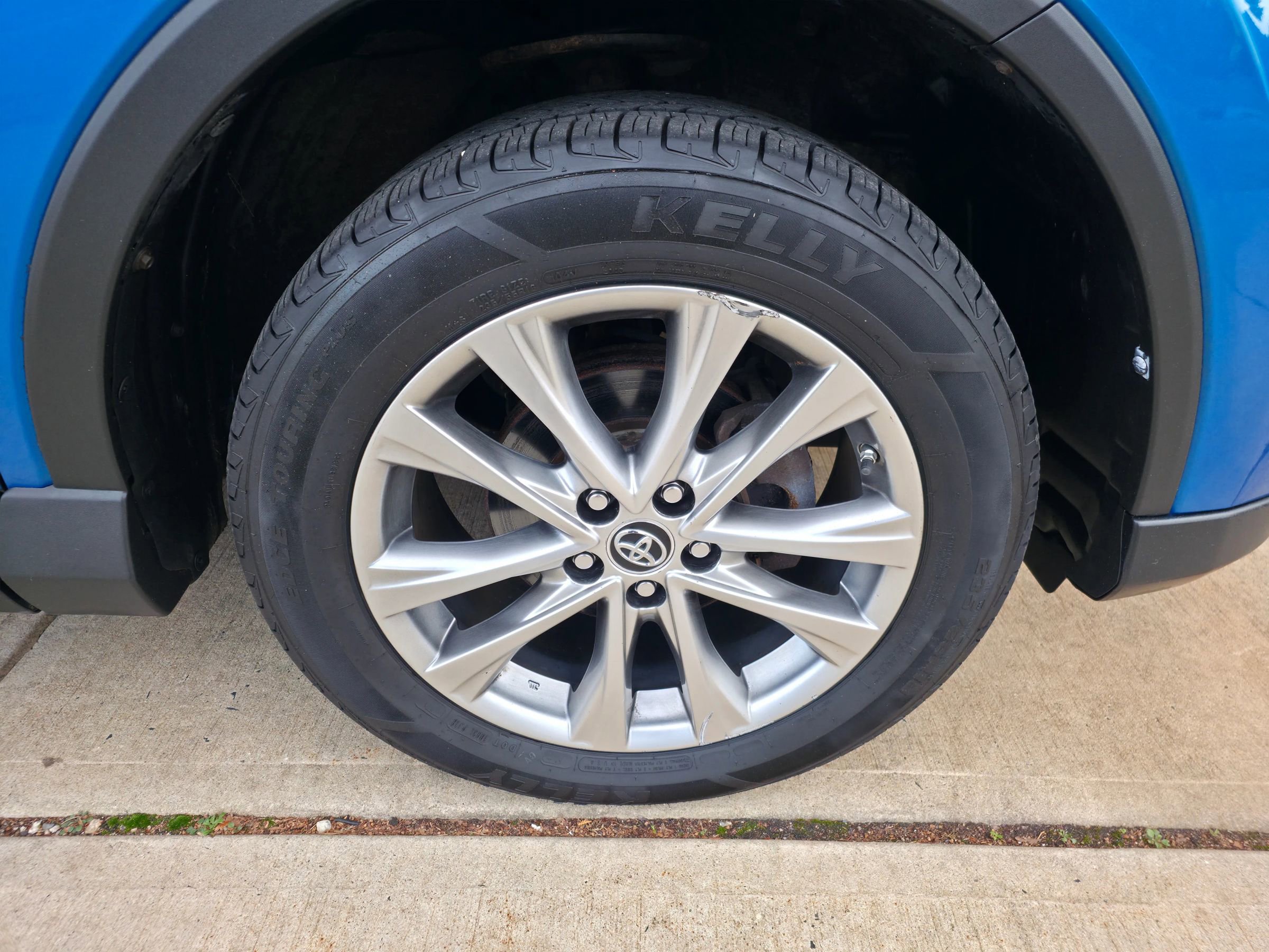 Used 2017 Toyota RAV4 Limited image 36