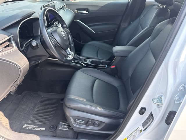 Used 2023 Toyota Corolla Cross XLE w/ Convenience Package FWD image 9