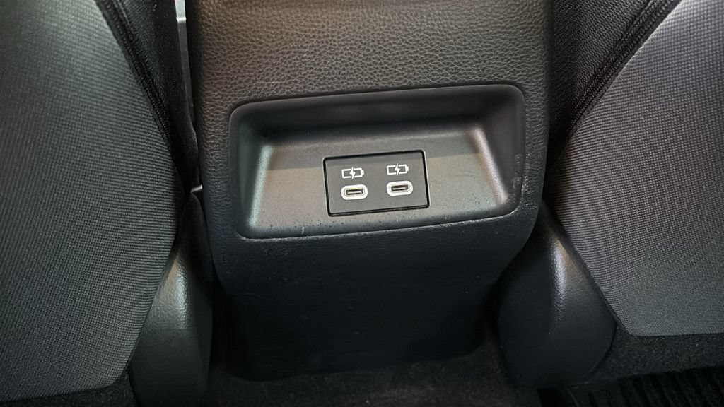 Used 2025 Toyota Corolla SE FWD image 9