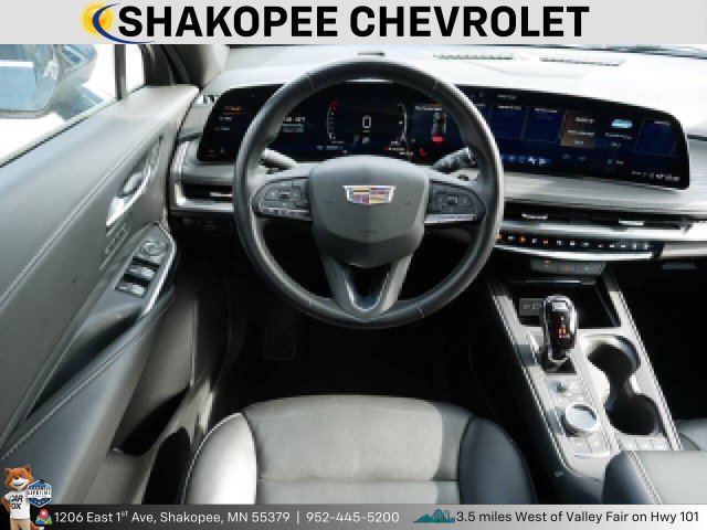 Used 2024 Cadillac XT4 Premium Luxury image 13