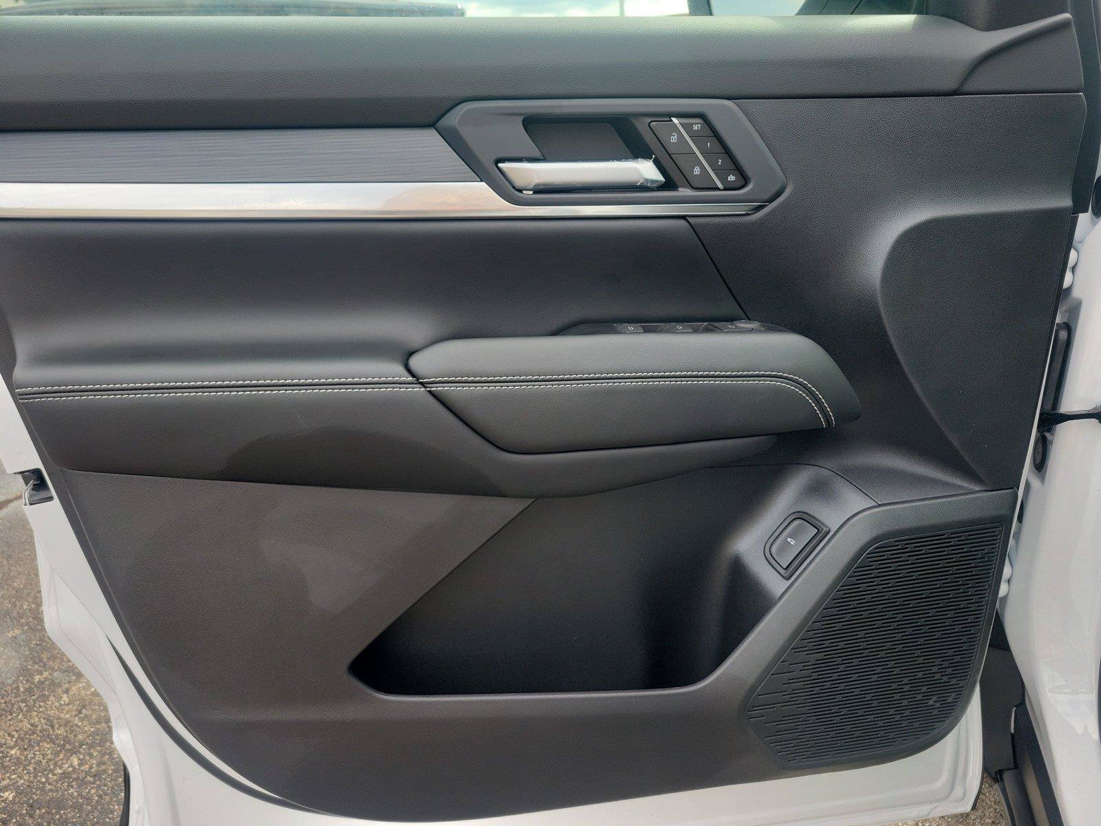 New 2027 GMC Terrain Elevation w/ Elevation Premium Package FWD image 20