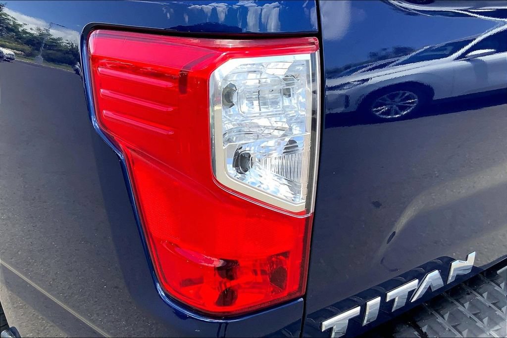 Used 2020 Nissan Titan SV w/ SV Convenience Package RWD image 27