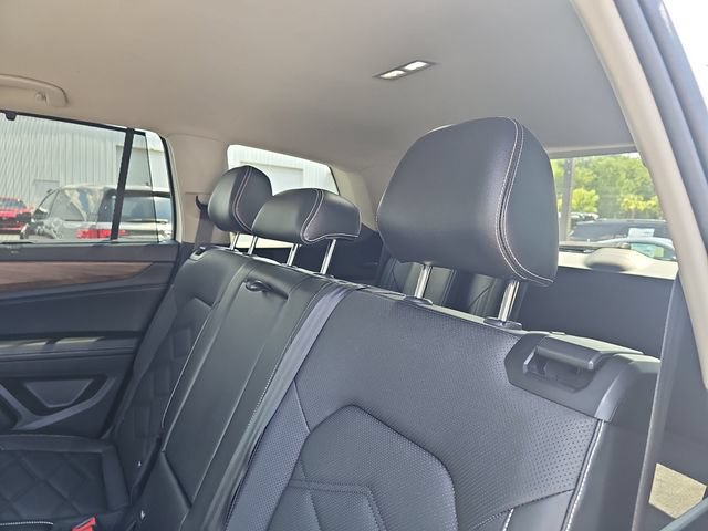 Used 2024 Volkswagen Atlas SE FWD image 16