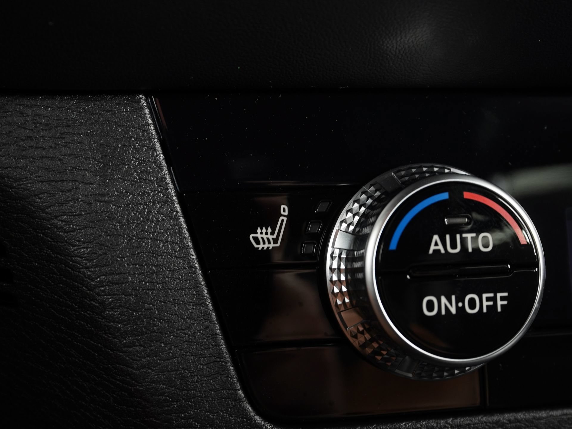 New 2026 Mitsubishi Outlander LE FWD image 15