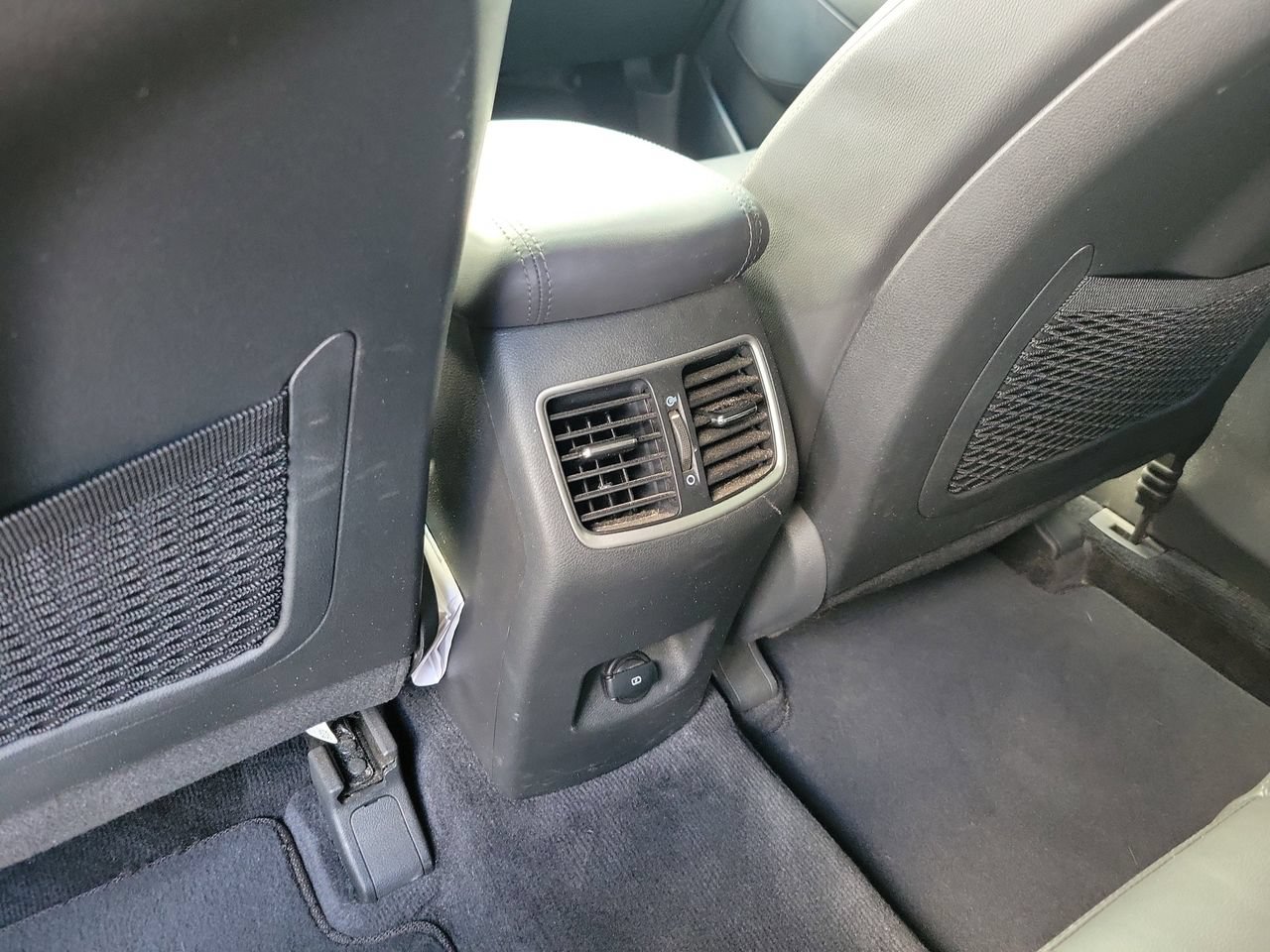Used 2019 Hyundai Tucson Ultimate w/ Cargo Package FWD image 11