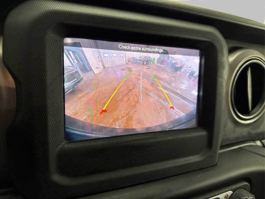 Used 2022 Jeep Wrangler Unlimited Sport image 32