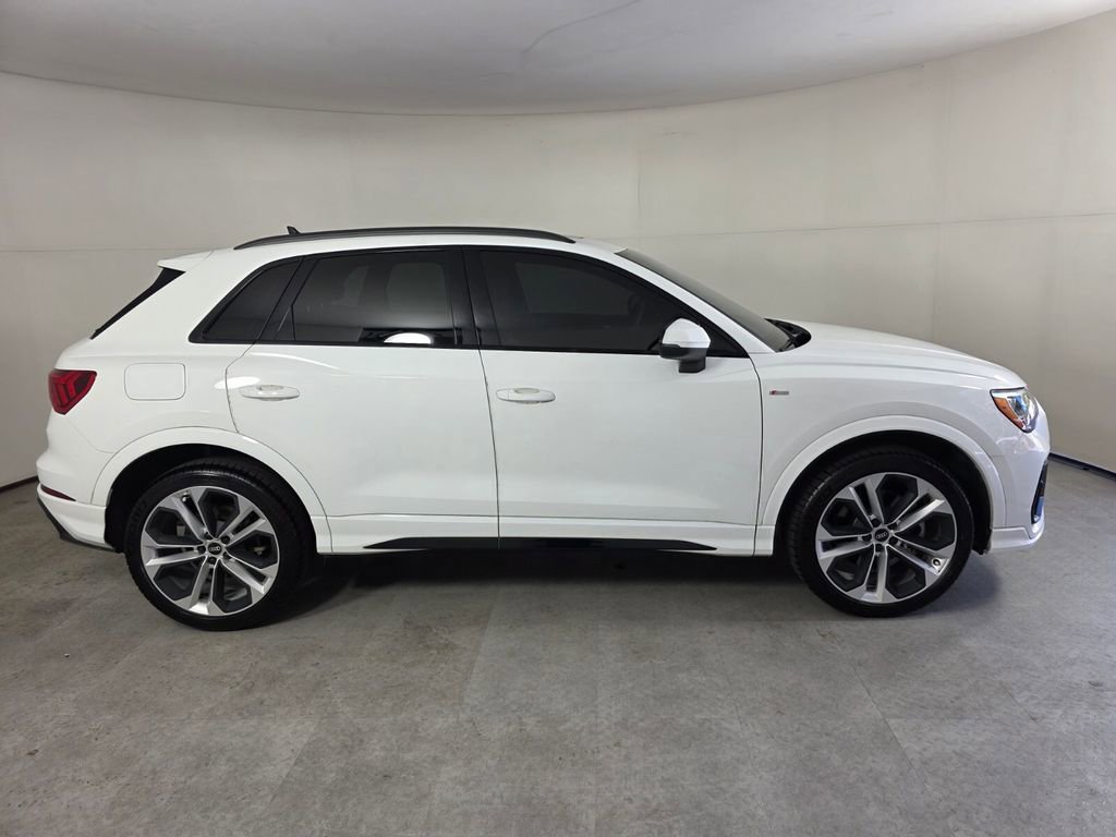 Used 2021 Audi Q3 2.0T Premium w/ Convenience Package image 3