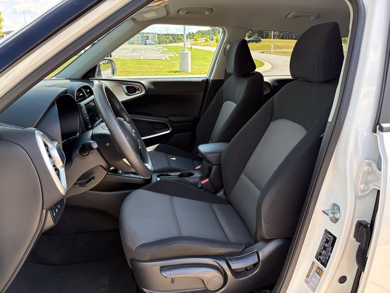 Used 2024 Kia Soul LX FWD image 26