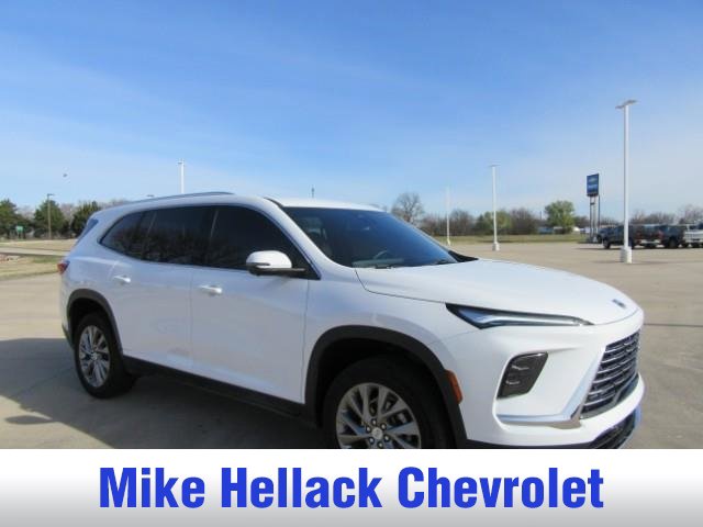 Used 2025 Buick Enclave Preferred FWD image 1