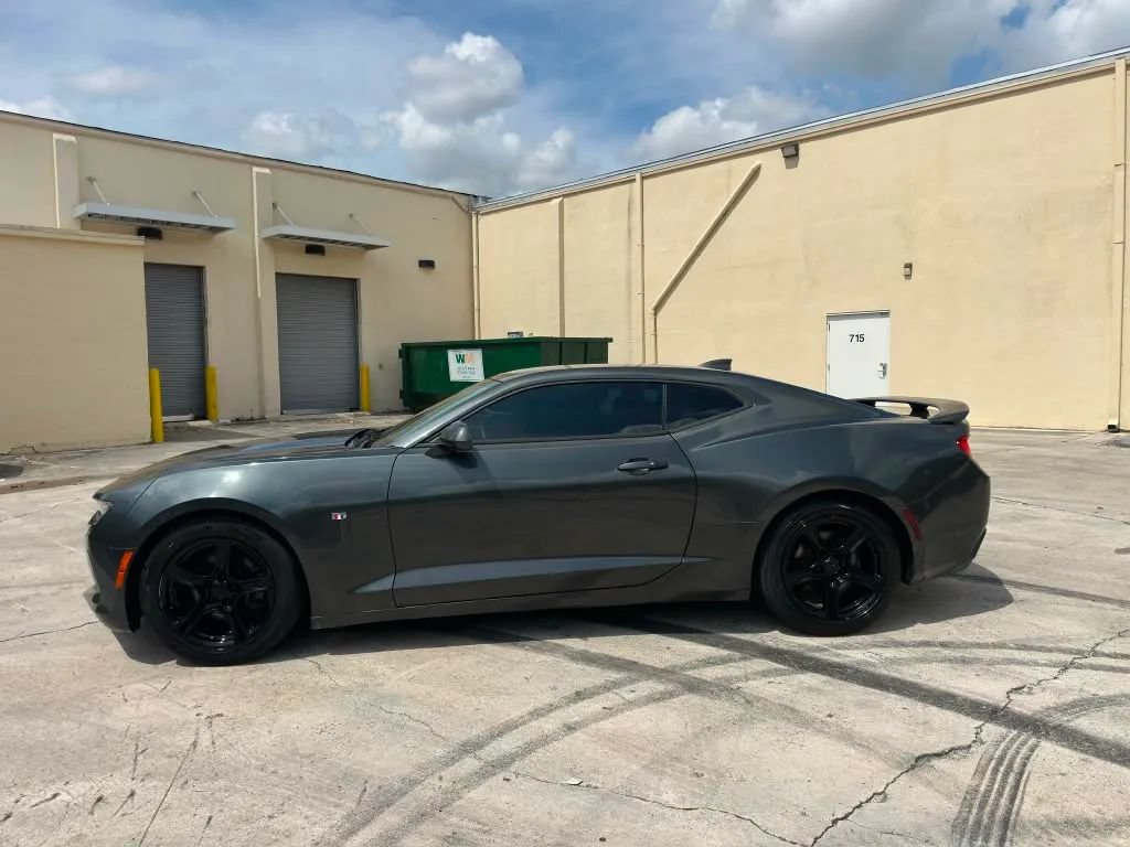 Used 2016 Chevrolet Camaro LT RWD image 8