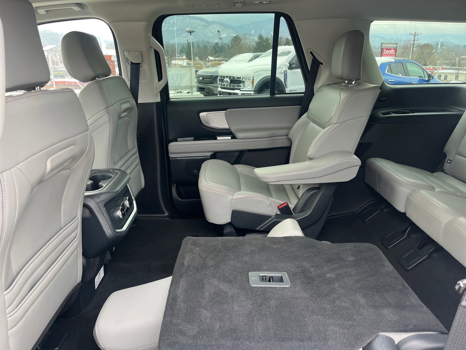 Certified 2025 Ford Expedition Active AWD/4WD image 18