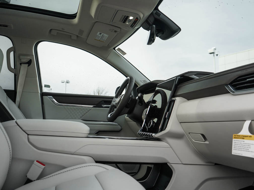 New 2026 GMC Acadia Denali w/ Super Cruise Package image 12