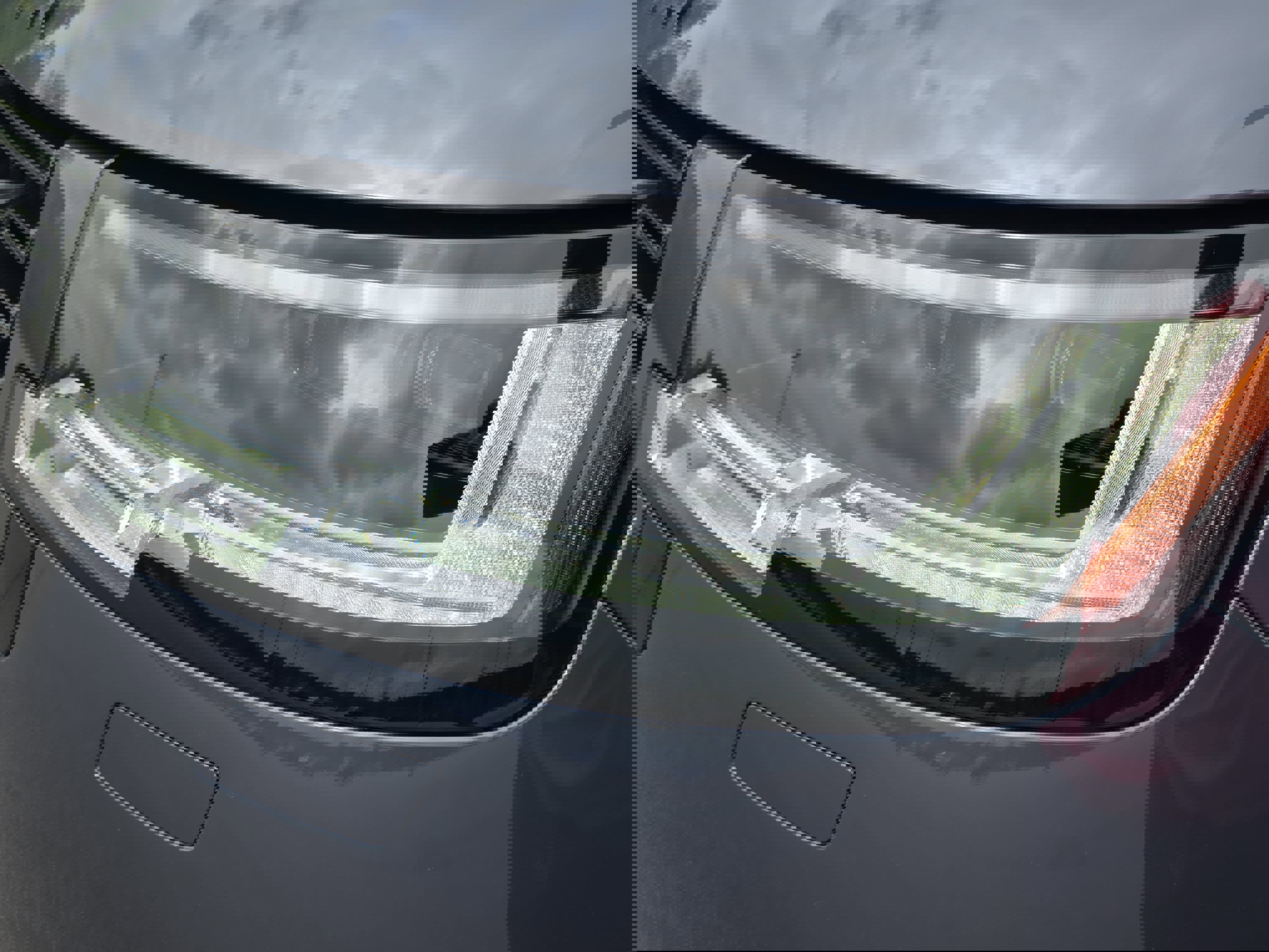 Certified 2025 Land Rover Range Rover SE image 32