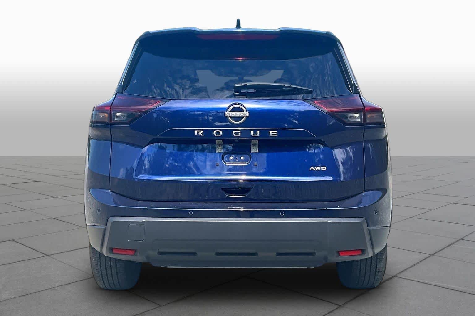 Used 2026 Nissan Rogue SV AWD/4WD image 5