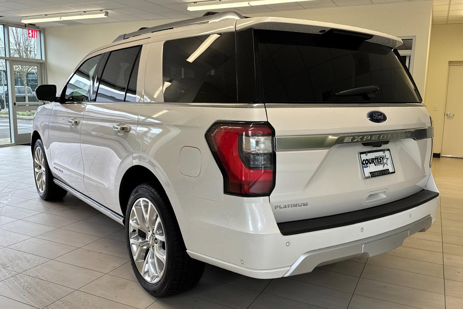 Used 2019 Ford Expedition Platinum AWD/4WD image 6