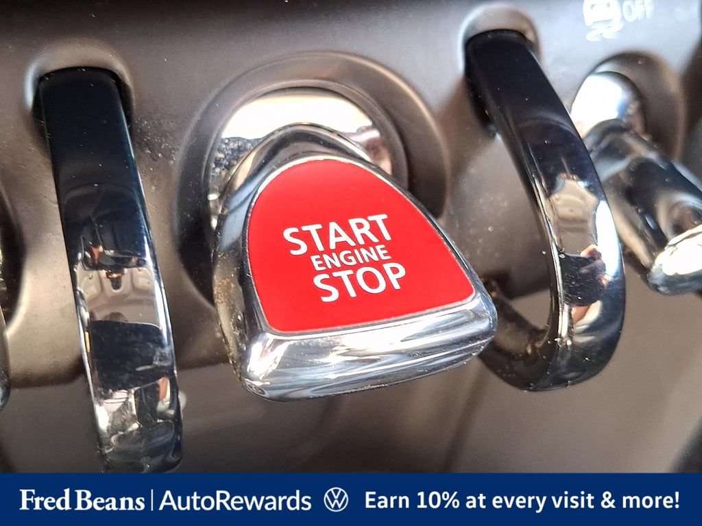 Used 2021 MINI Cooper 4-Door Hardtop w/ Storage Package FWD image 31