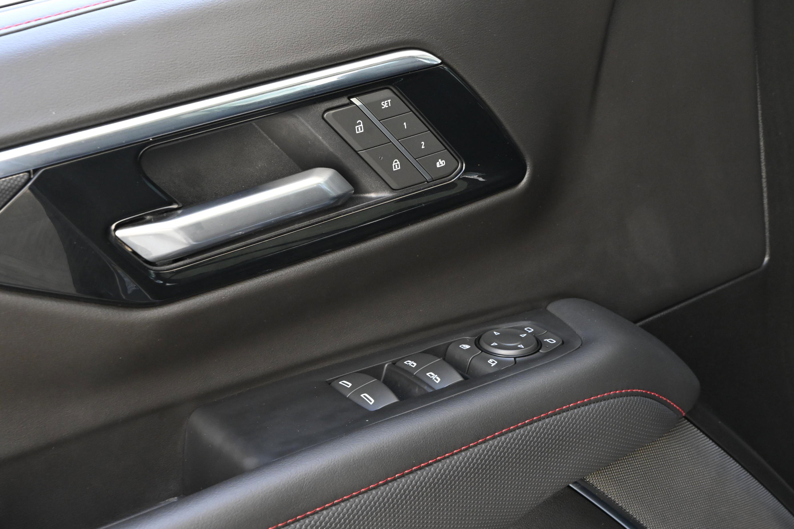 Used 2025 Chevrolet Tahoe RST w/ Comfort Package image 27