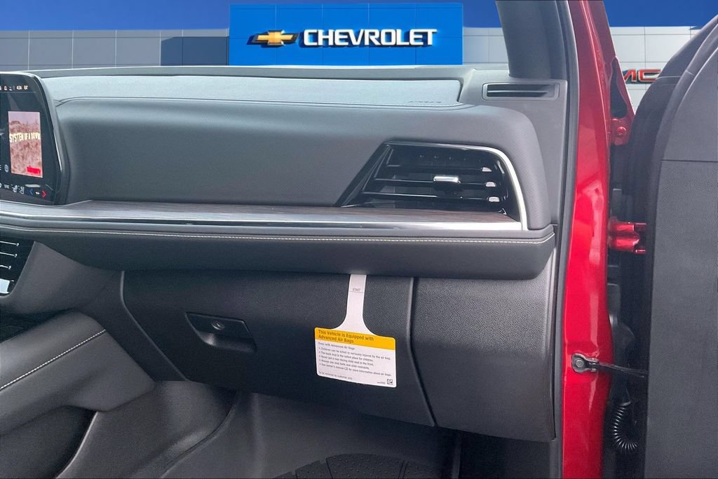 New 2025 Chevrolet Suburban Premier w/ Sun And Tow Package AWD/4WD image 27