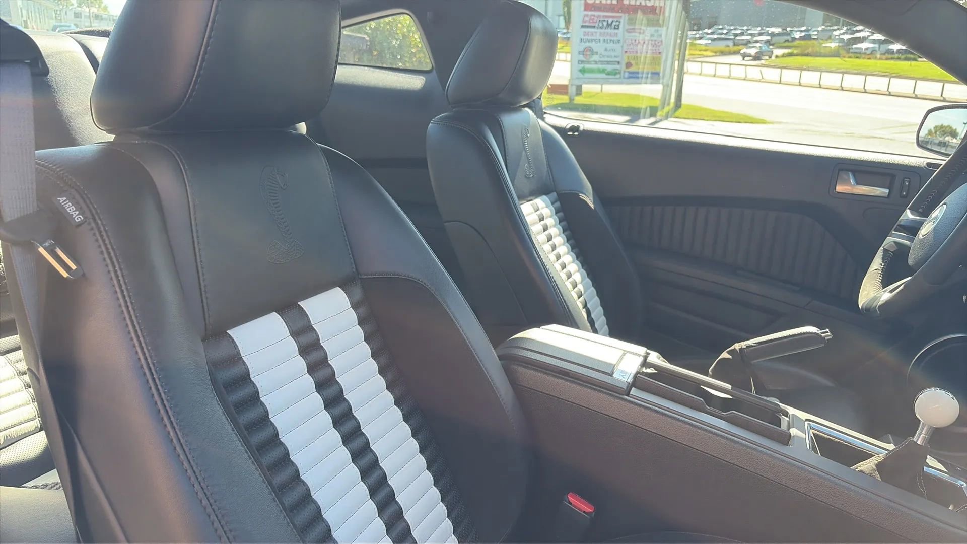 Used 2010 Ford Mustang Shelby GT500 image 32