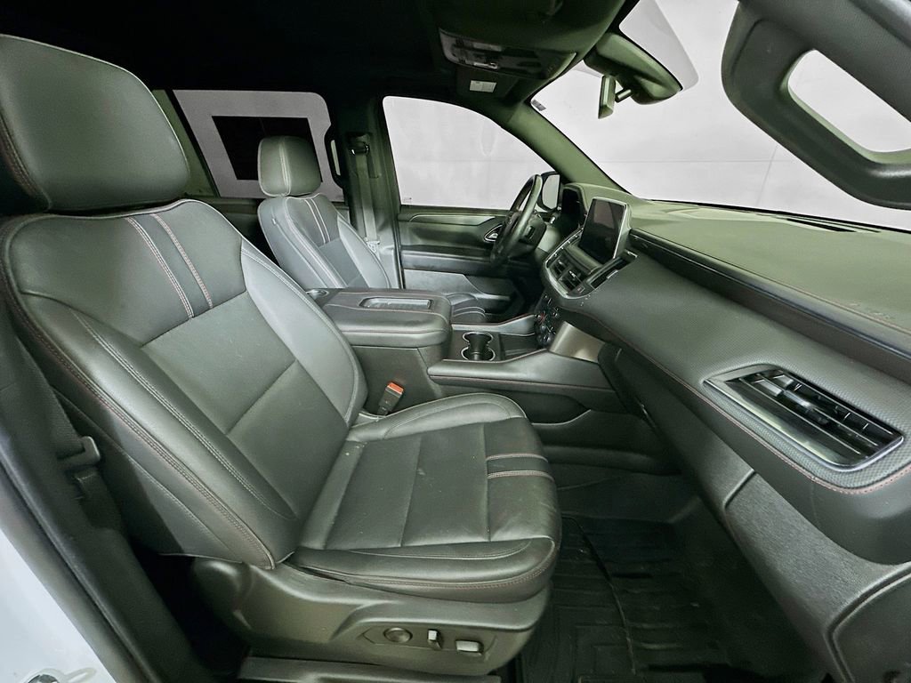 Used 2022 Chevrolet Suburban RST w/ Sport Performance Package image 12