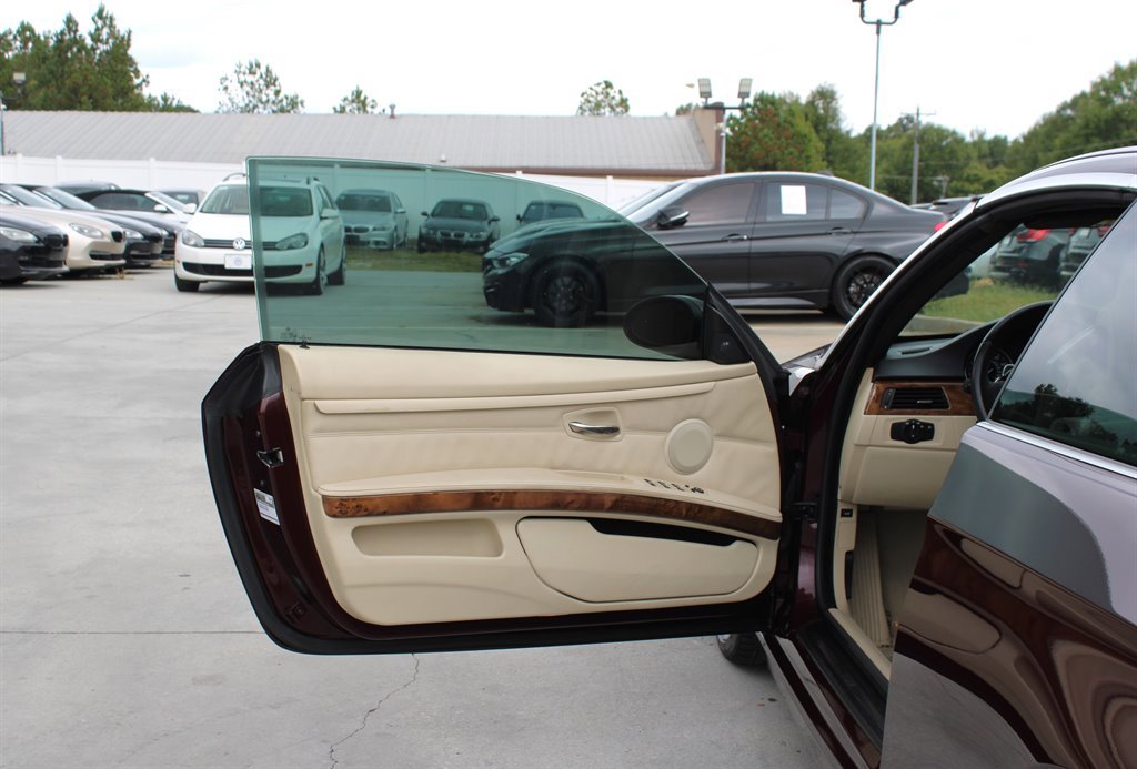 Used 2008 BMW 335i Convertible image 28
