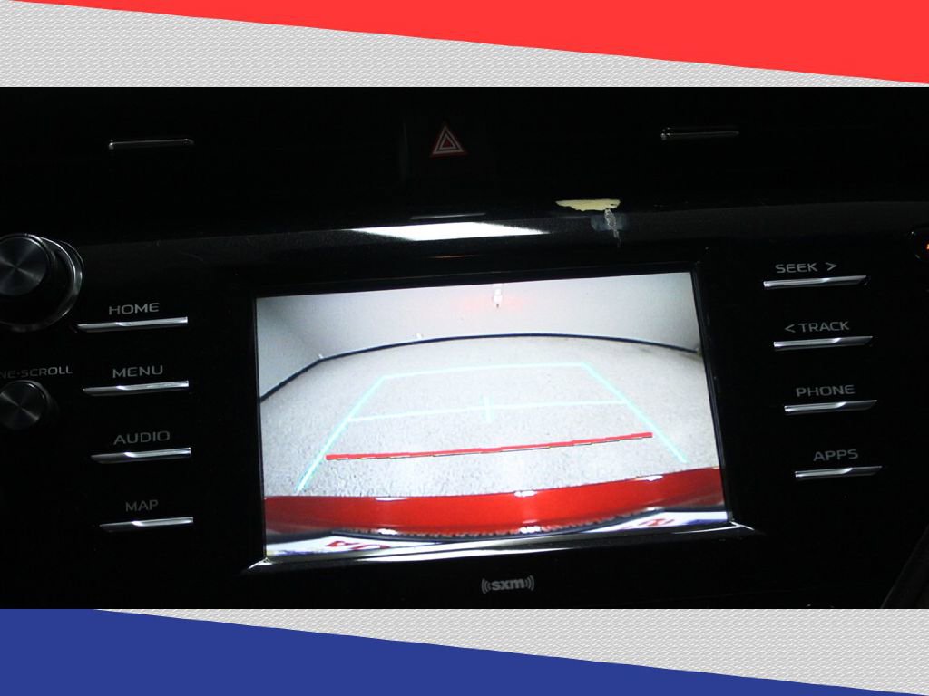 Used 2020 Toyota Camry SE w/ Carpet Mat Package image 10