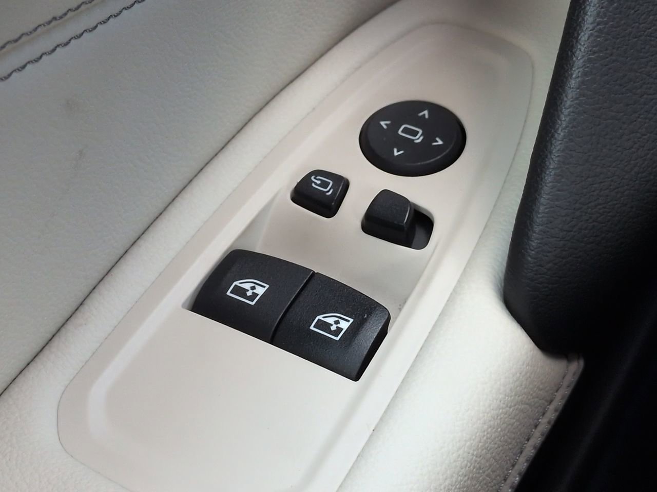 Used 2025 BMW Z4 M40i w/ Edition RWD image 24