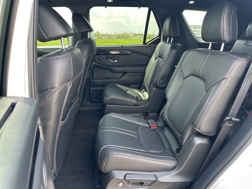 Used 2023 Honda Pilot TrailSport image 17
