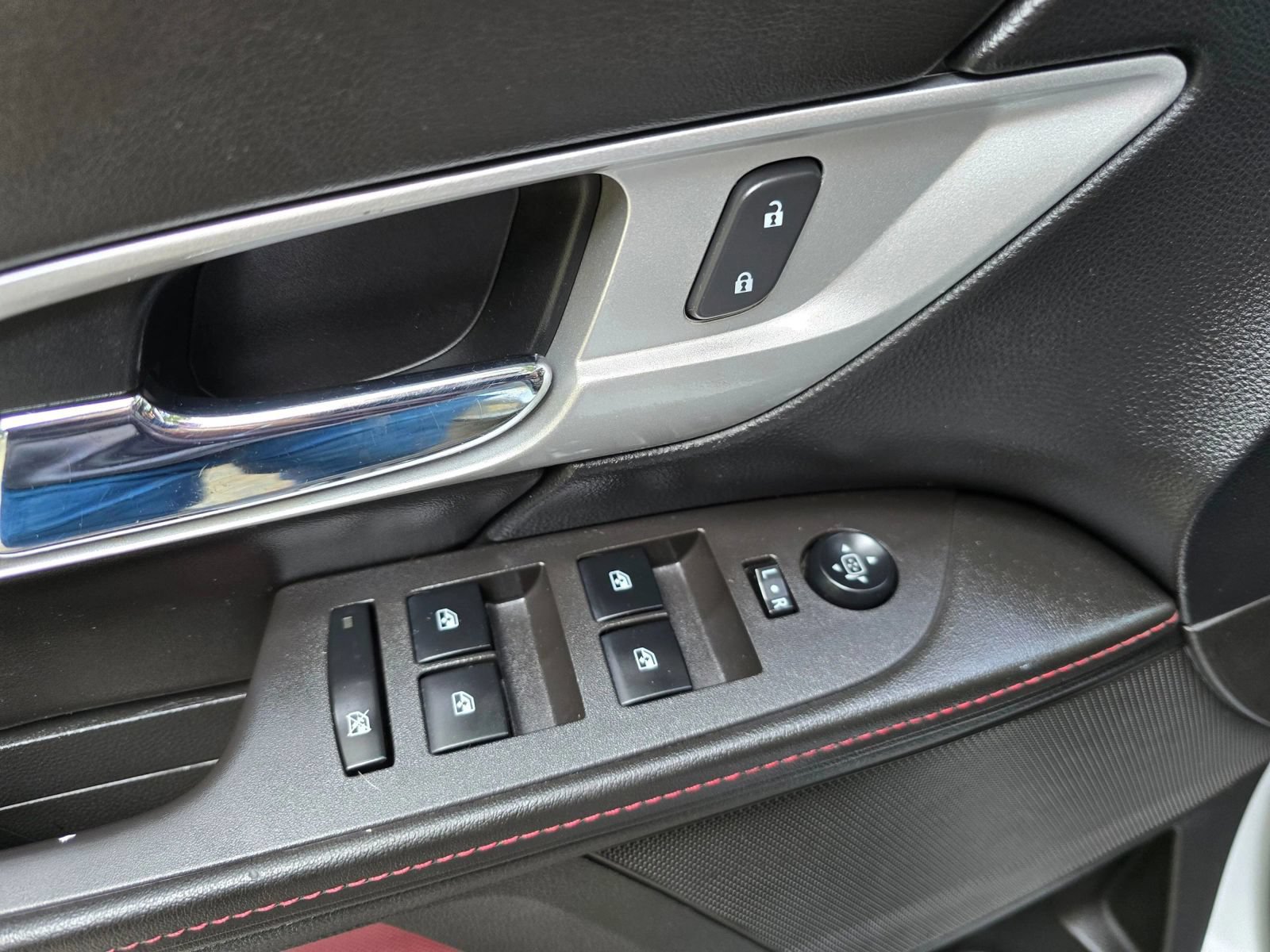 Used 2015 GMC Terrain SLE FWD image 22