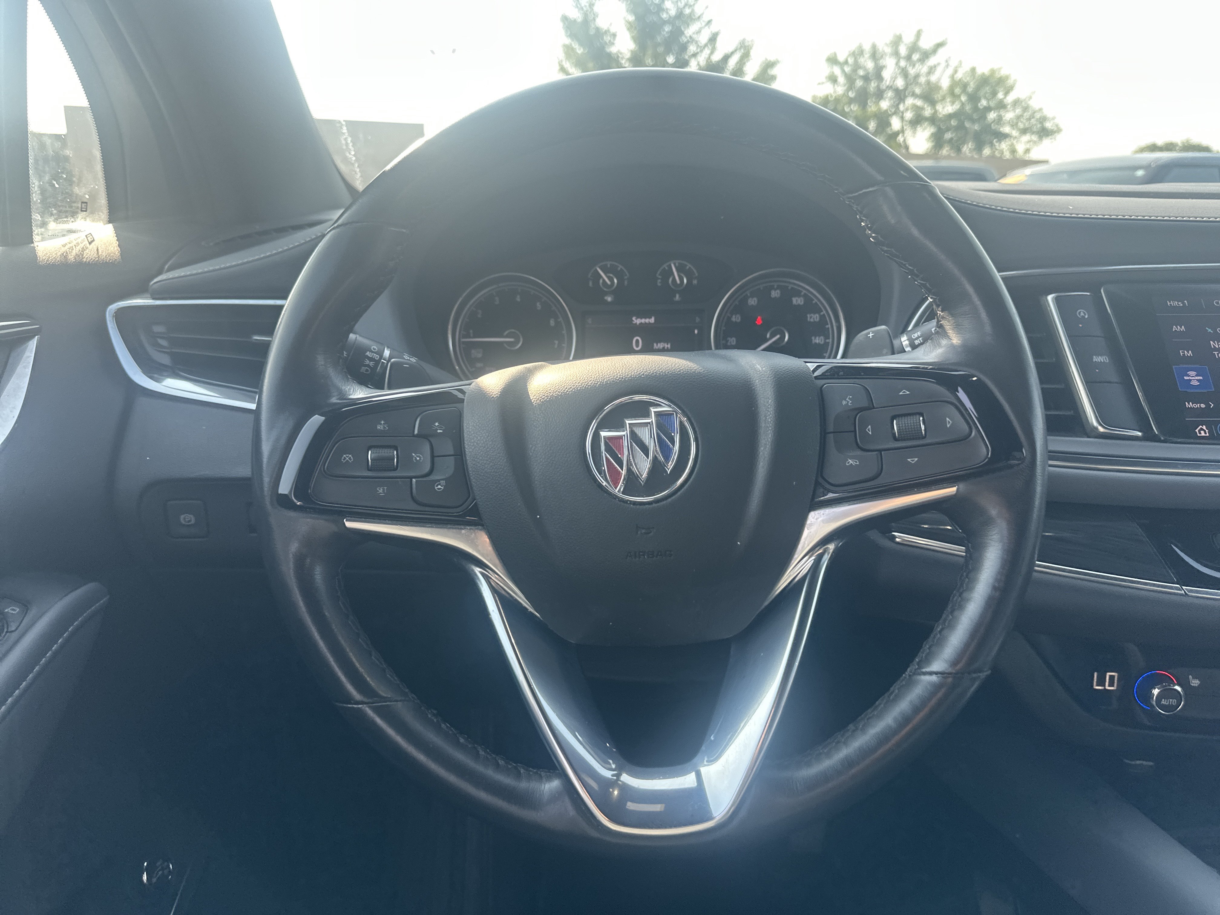 Used 2024 Buick Enclave Essence AWD/4WD image 18