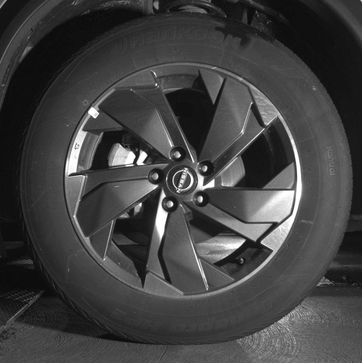 Used 2025 Nissan Rogue SV image 12