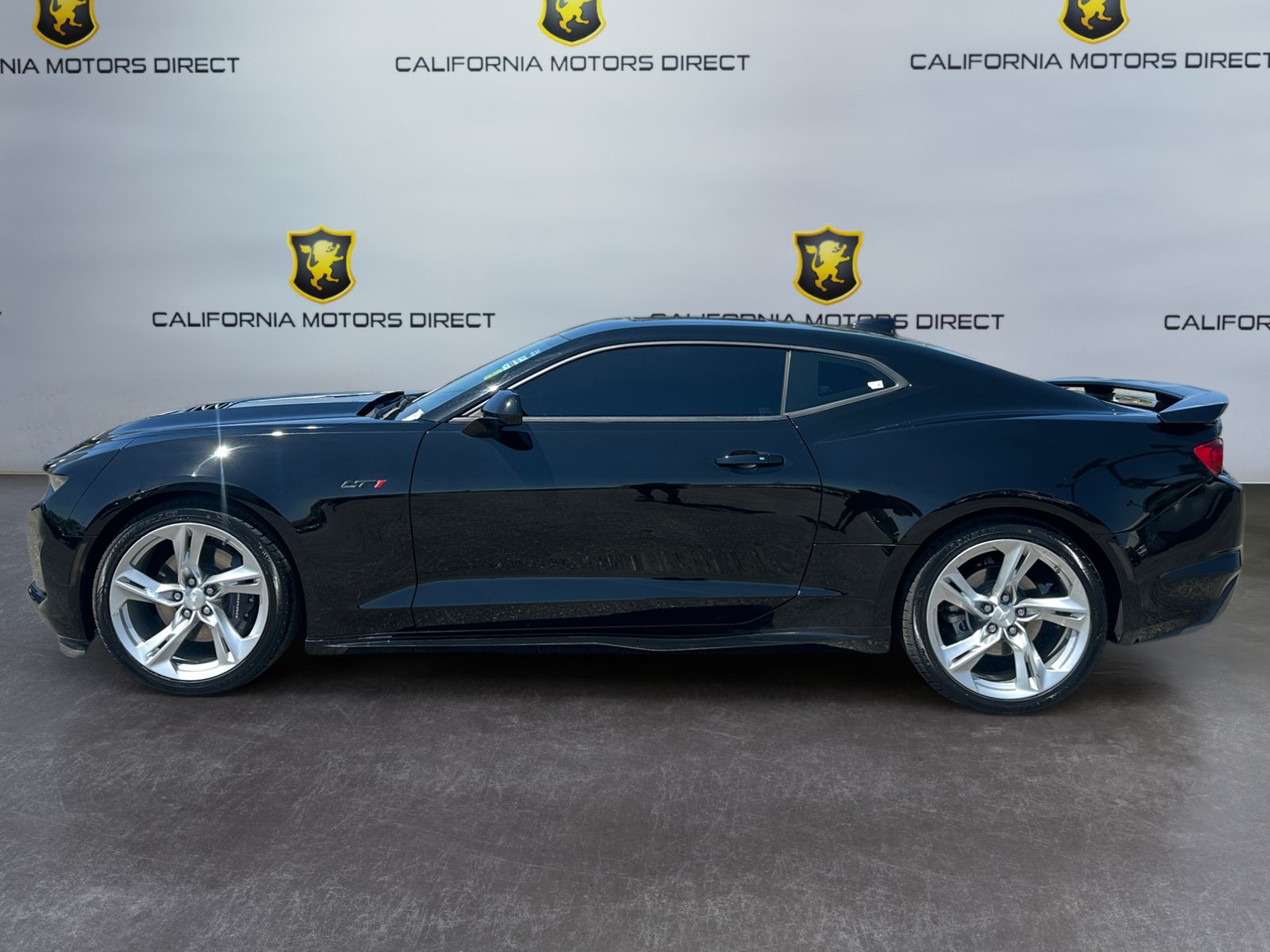 Used 2023 Chevrolet Camaro LT RWD image 2