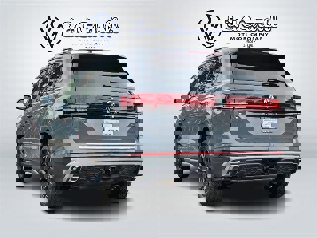 New 2026 Volkswagen Atlas Peak Edition image 5
