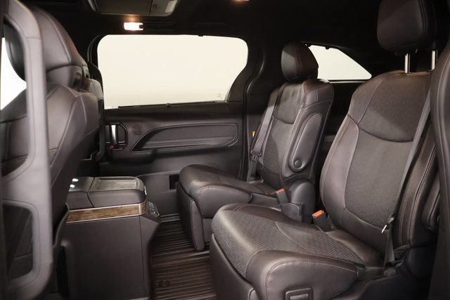 Certified 2025 Toyota Sienna Platinum AWD/4WD image 28