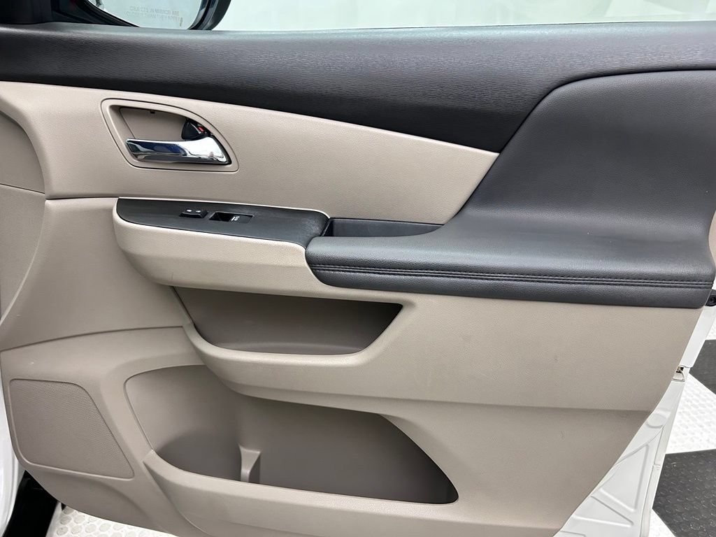 Used 2016 Honda Odyssey SE image 17