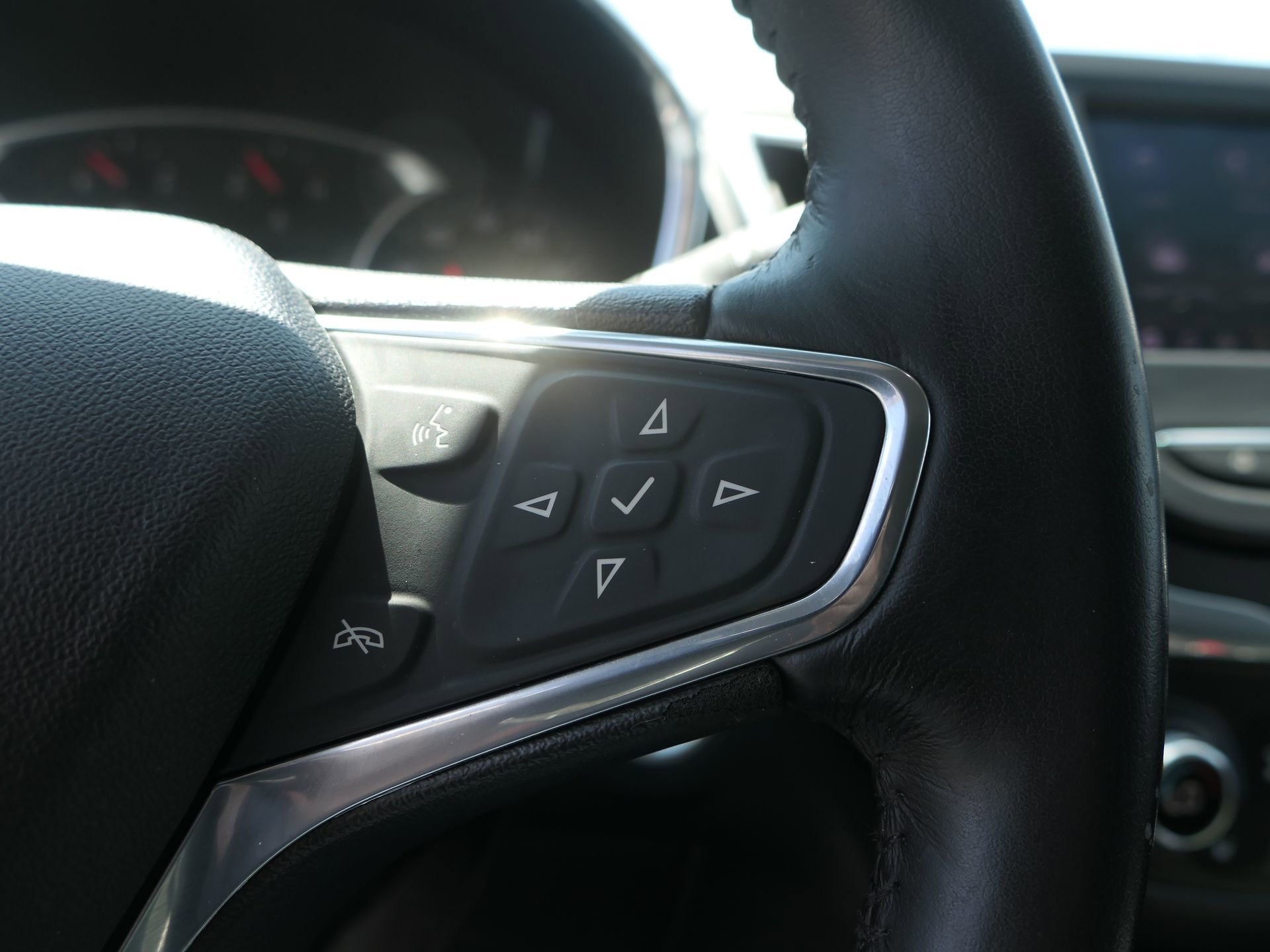 Used 2020 Chevrolet Equinox LT image 17