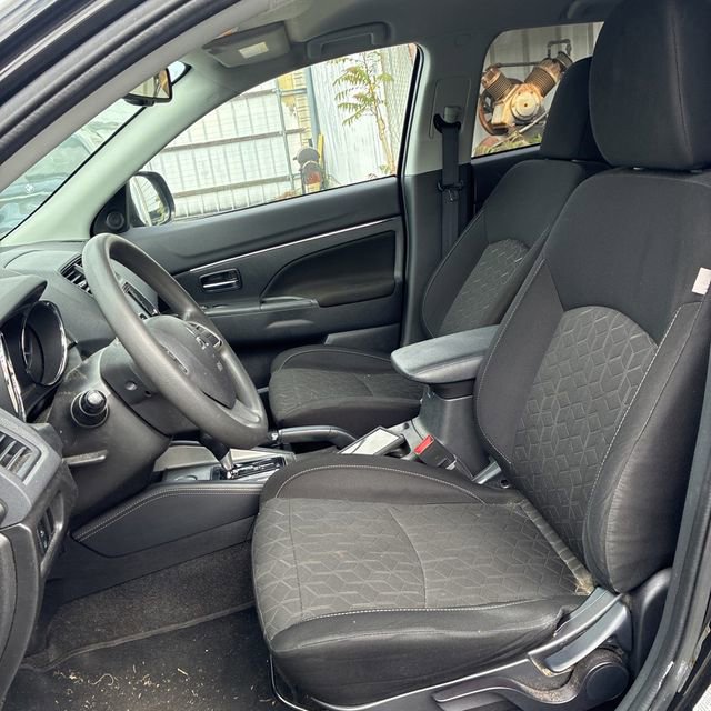 Used 2021 Mitsubishi Outlander Sport LE image 3