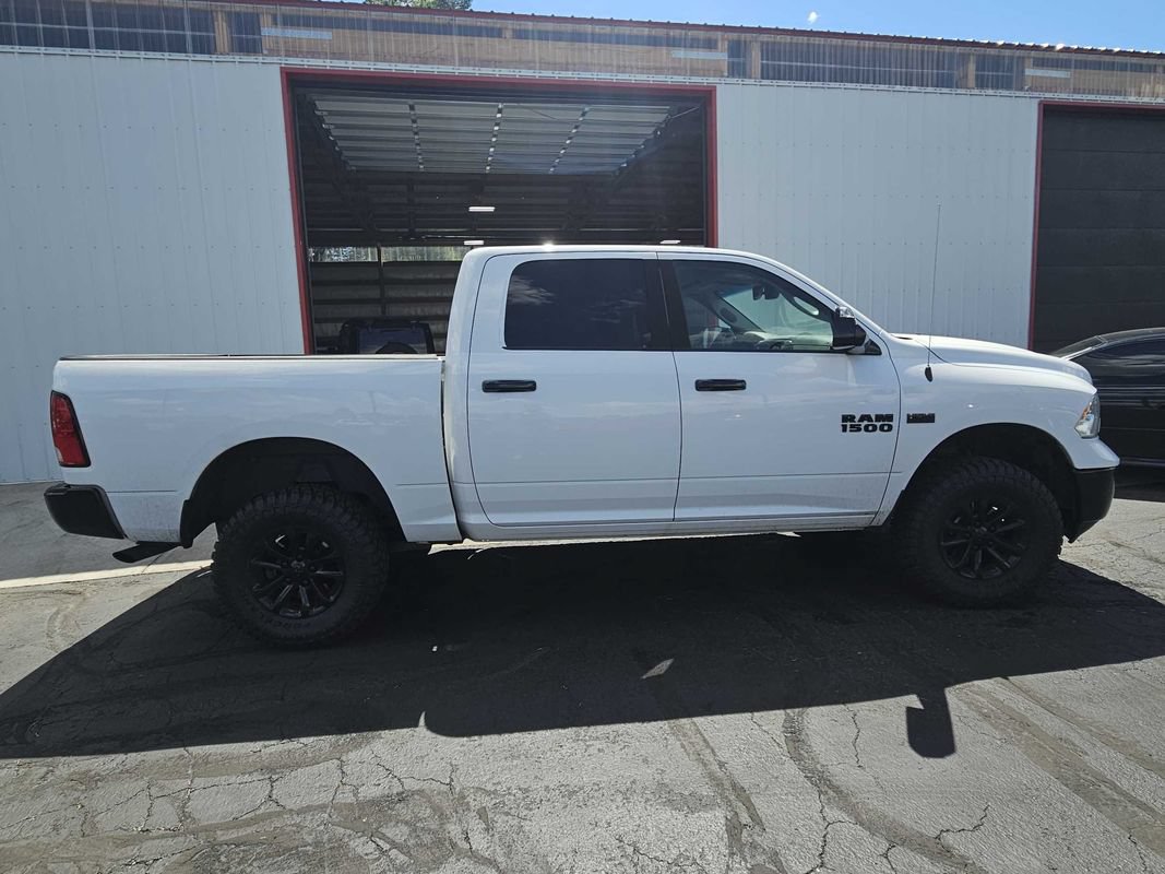 Used 2015 RAM 1500 Classic SLT w/ Luxury Group AWD/4WD image 9