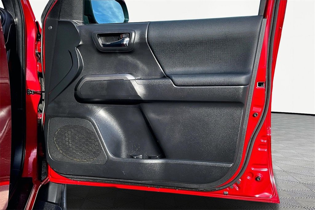 Used 2022 Toyota Tacoma TRD Sport image 25