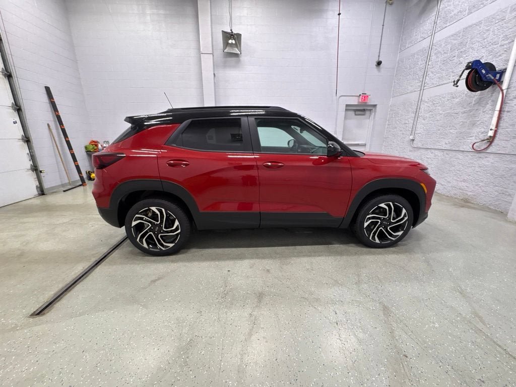 New 2026 Chevrolet TrailBlazer RS w/ Convenience Package AWD/4WD image 3