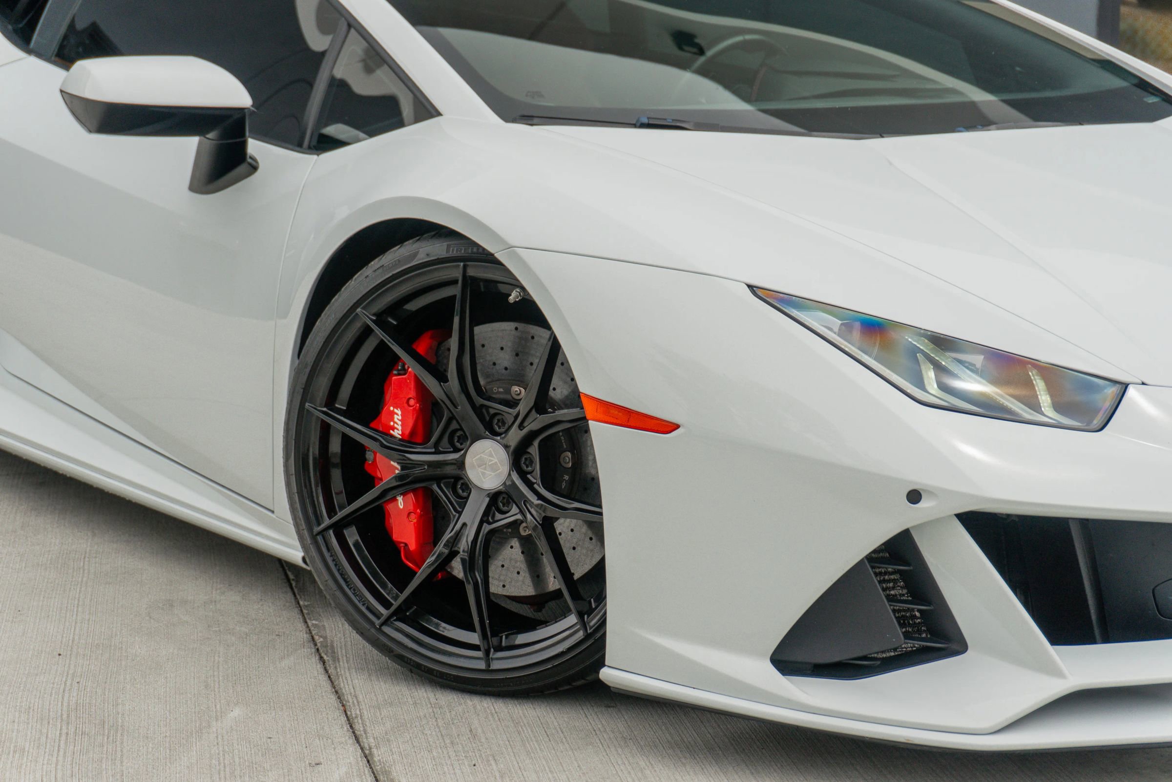 Used 2020 Lamborghini Huracan EVO image 28