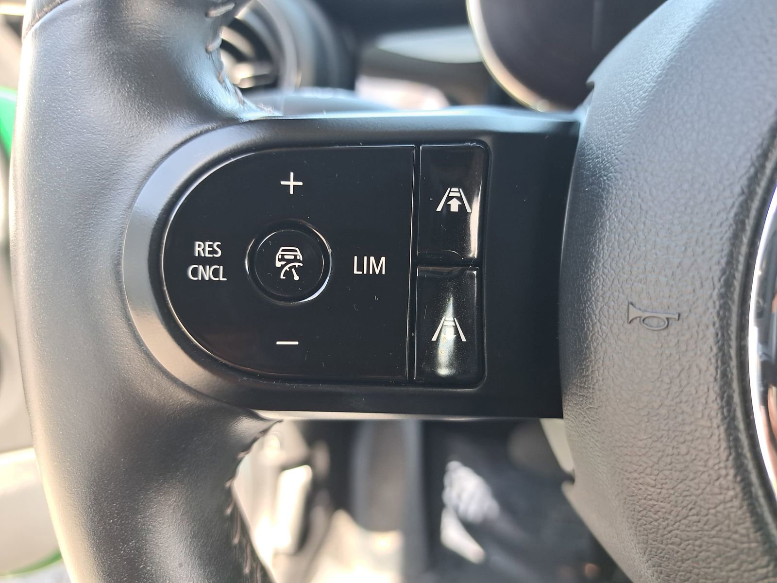 Used 2024 MINI Cooper SE FWD image 16