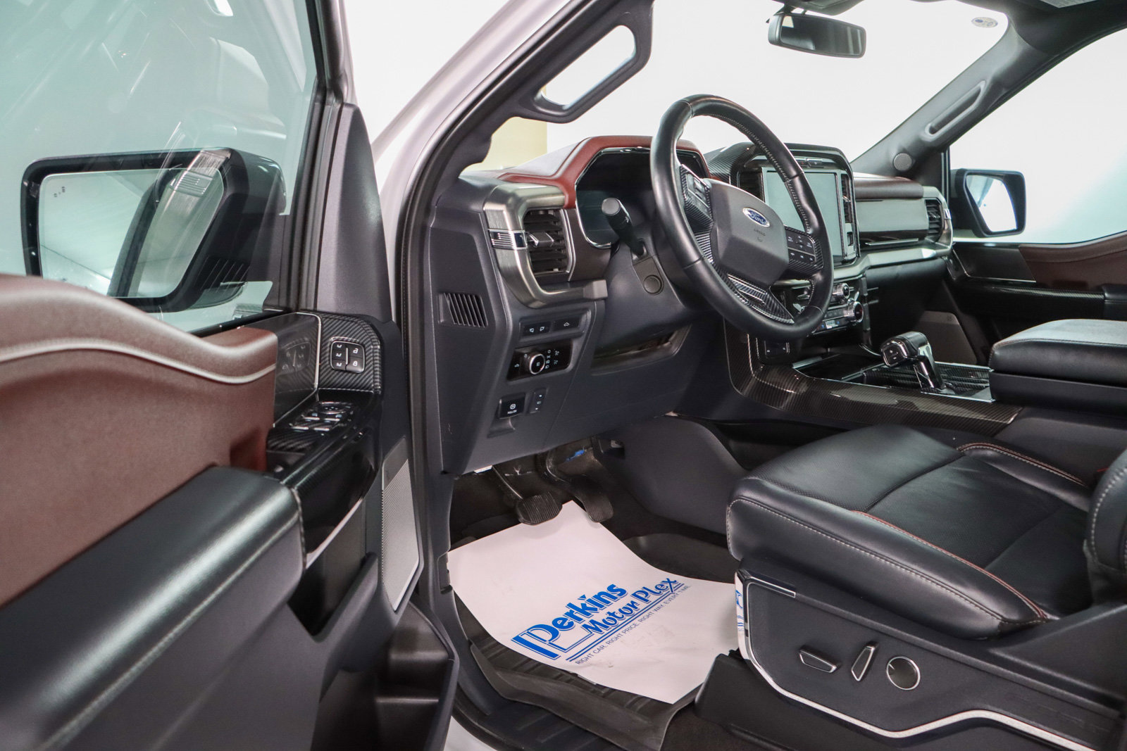 Used 2023 Ford F150 Lariat w/ Equipment Group 502A High image 4